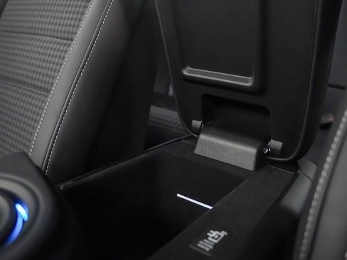 New 2026 Porsche Taycan image 35