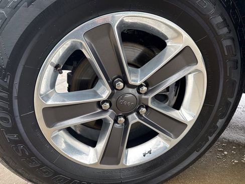 Used 2021 Jeep Wrangler Unlimited Sahara image 34