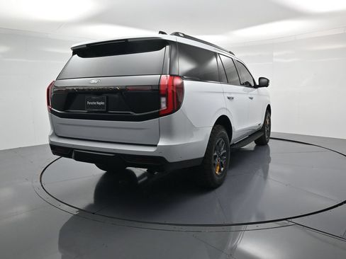 Used 2025 Ford Expedition Tremor AWD/4WD image 30