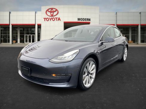 Used 2018 Tesla Model 3 Long Range image 1