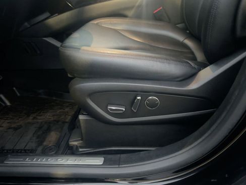 Used 2023 Lincoln Nautilus AWD w/ Premium Package image 13