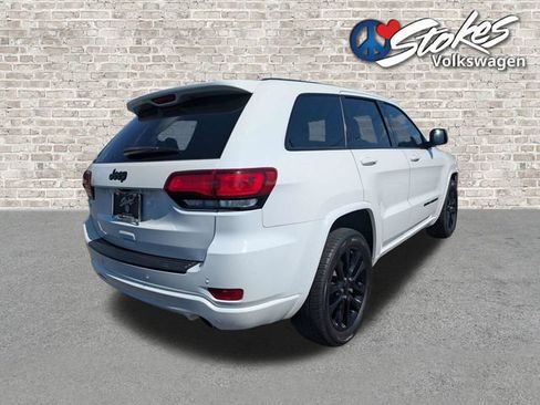 Used 2020 Jeep Grand Cherokee Altitude RWD image 4