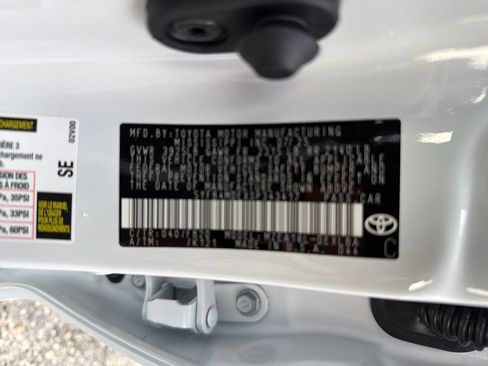 Used 2025 Toyota Corolla LE FWD image 30