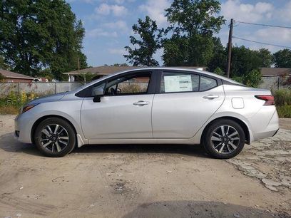 New 2025 Nissan Versa SV w/ Trunk Package