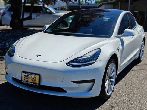 Used 2019 Tesla Model 3 Mid Range image 3
