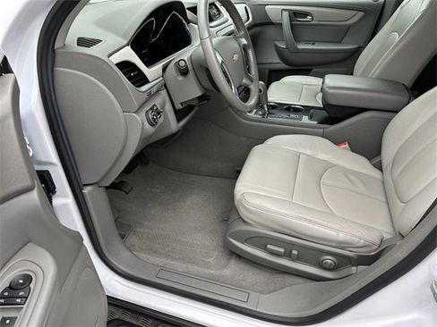 Used 2016 Chevrolet Traverse LT image 11