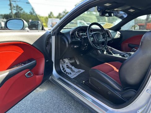 Used 2019 Dodge Challenger R/T Scat Pack RWD image 14