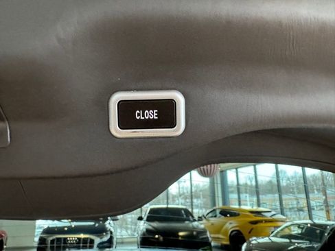 Used 2018 Ferrari GTC4Lusso T image 22