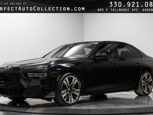 Used 2023 BMW 760i xDrive image 1
