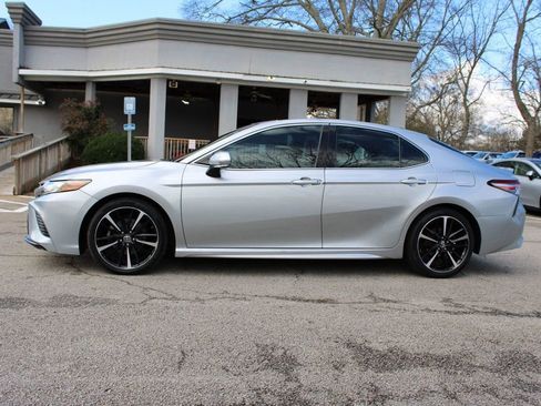 Used 2019 Toyota Camry XSE image 4