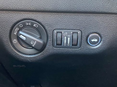 Used 2018 Dodge Charger GT image 26