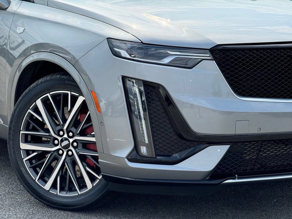 Certified 2024 Cadillac XT6 Sport w/ Technology Package AWD/4WD image 12