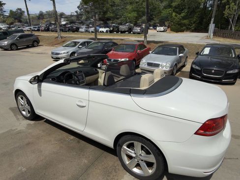 Used 2012 Volkswagen Eos Lux image 35