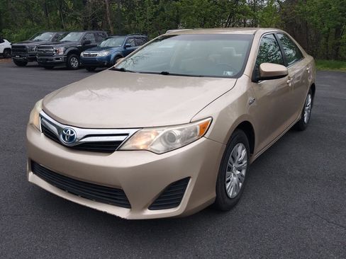 Used 2012 Toyota Camry LE FWD image 2