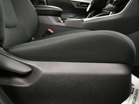 Certified 2023 Toyota RAV4 LE image 25