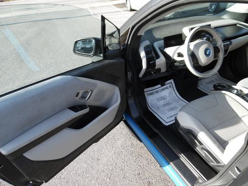 Used 2015 BMW i3 RWD image 10