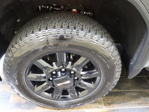 Used 2025 GMC Sierra 2500 AT4 w/ AT4 Preferred Package AWD/4WD image 44