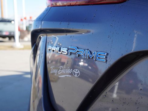 Certified 2022 Toyota Prius Prime LE image 16