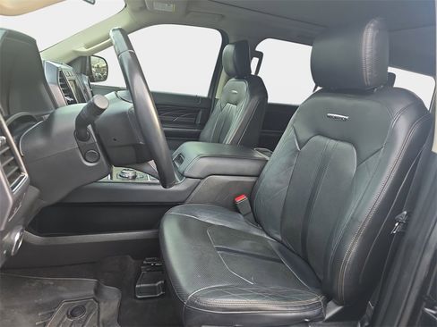 Used 2019 Ford Expedition Platinum image 15