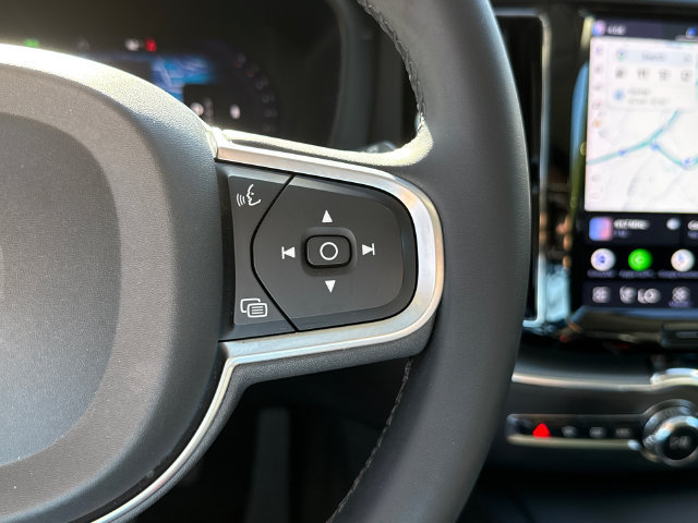 Certified 2023 Volvo XC60 B5 Core AWD/4WD image 13
