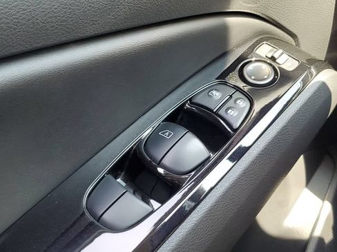 Certified 2025 Nissan Altima 2.5 SR AWD/4WD image 31
