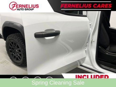 Used 2024 Chevrolet Colorado Trail Boss w/ Technology Package AWD/4WD image 18