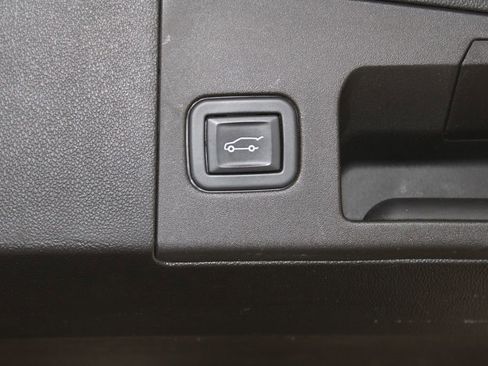 Used 2023 Cadillac XT5 Premium Luxury image 16