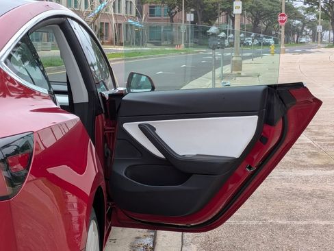 Used 2020 Tesla Model 3 Standard Range Plus RWD image 12