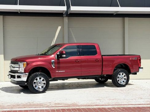 Used 2017 Ford F250 Lariat w/ Lariat Ultimate Package AWD/4WD image 2