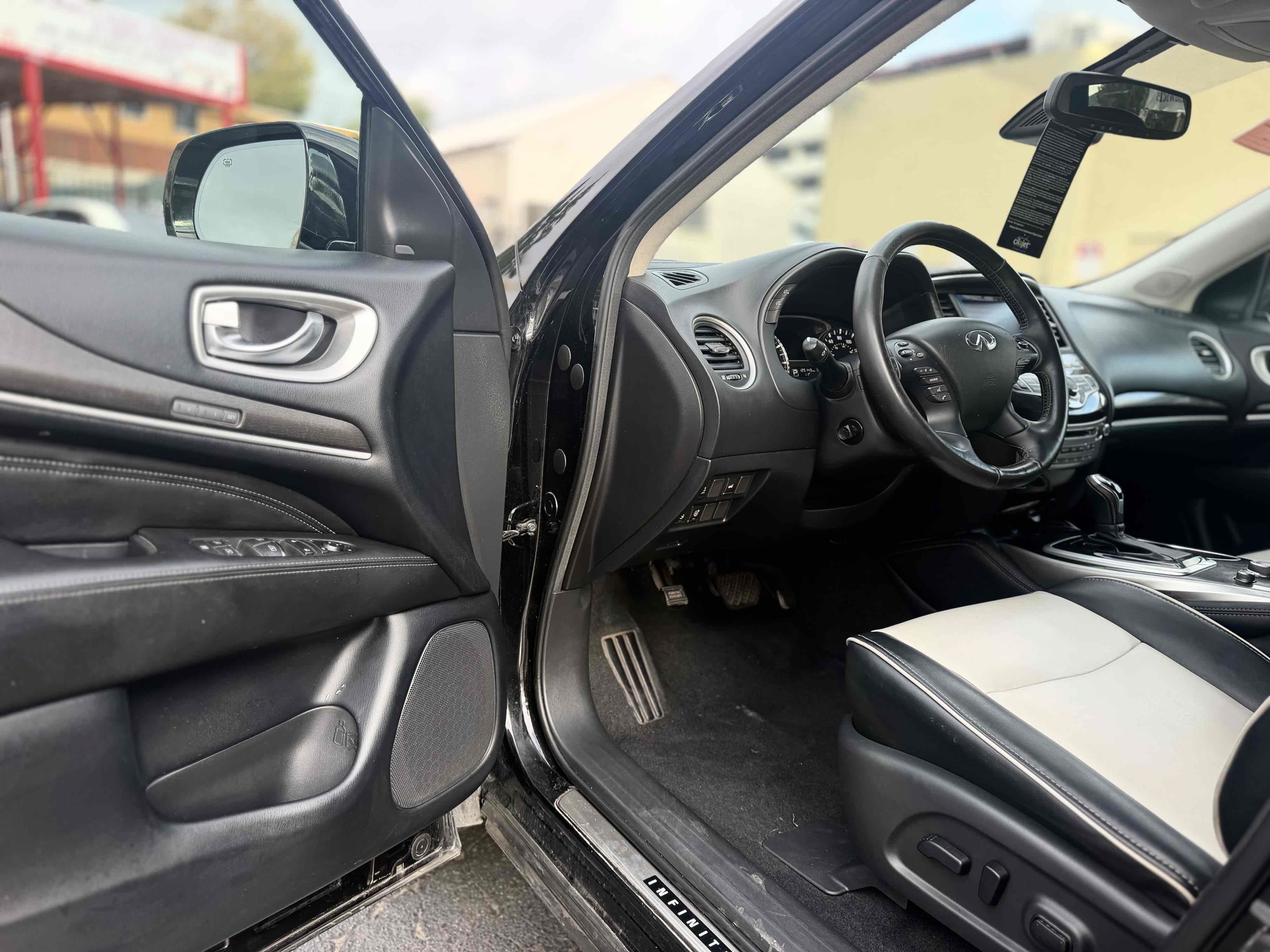 Used 2020 INFINITI QX60 Signature Edition FWD image 18