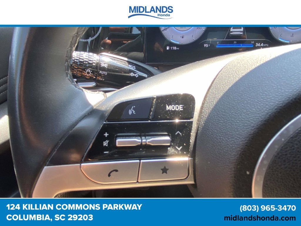 Used 2025 Hyundai Elantra Limited FWD image 23