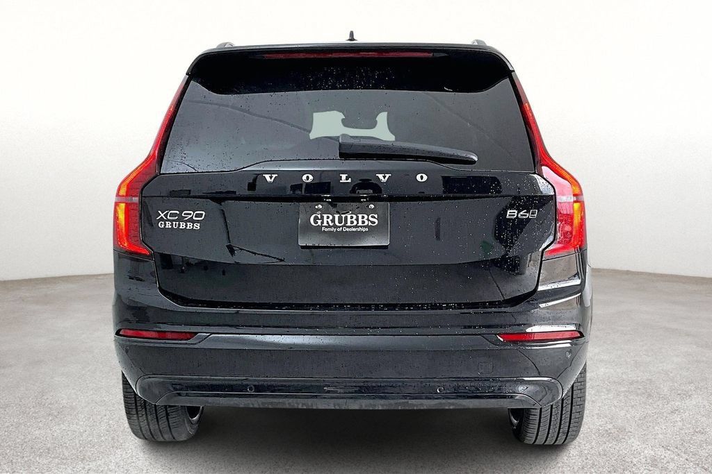 New 2026 Volvo XC90 T8 Plus w/ Protection Package Premier AWD/4WD image 4