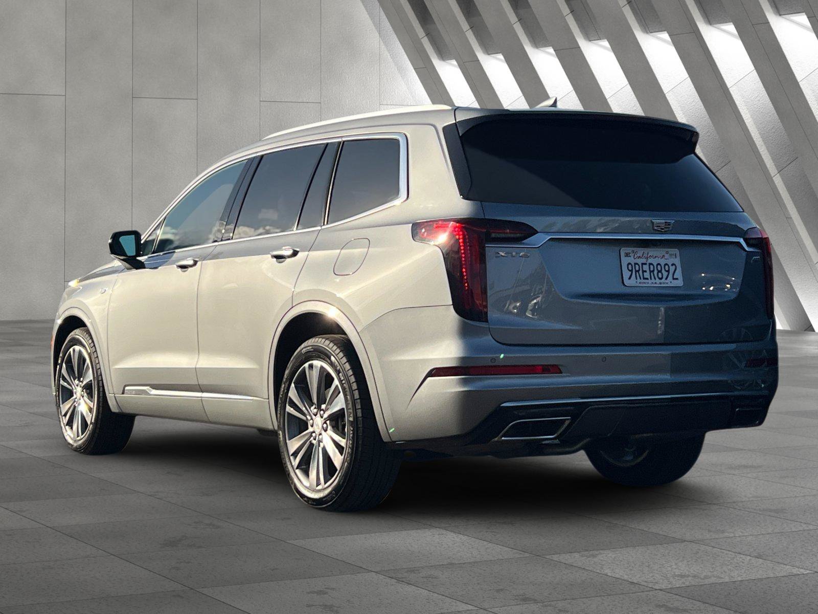 Certified 2025 Cadillac XT6 Premium Luxury FWD image 6