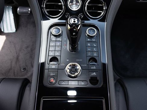 Certified 2025 Bentley Continental GTC AWD/4WD image 36