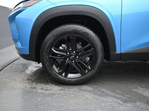 Used 2025 Chevrolet Trax ACTIV FWD image 24