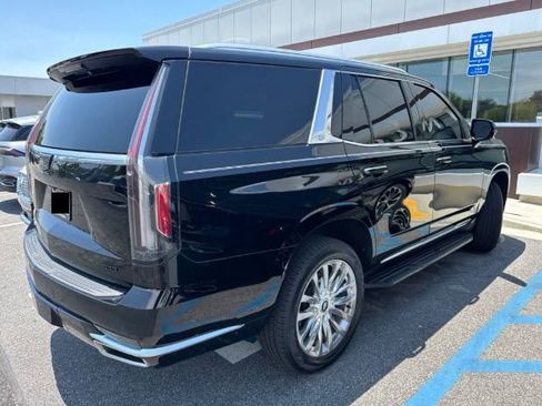 Used 2021 Cadillac Escalade Premium Luxury RWD image 3