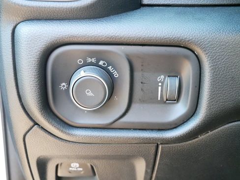 Used 2023 RAM 1500 Big Horn AWD/4WD image 16