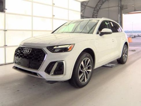 Used 2023 Audi Q5 2.0T Premium Plus w/ Premium Plus Package AWD/4WD image 6