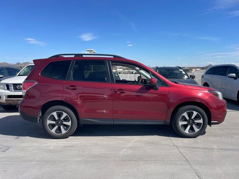 Used 2018 Subaru Forester 2.5i Premium w/ All-Weather Package image 3
