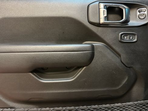 Used 2023 Jeep Wrangler Unlimited Sport AWD/4WD image 10