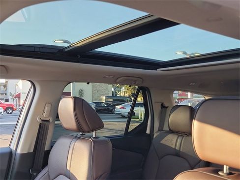 Certified 2025 Honda Pilot Elite image 34