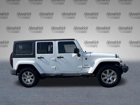 Used 2018 Jeep Wrangler Unlimited Sahara w/ Max Tow Package AWD/4WD image 11