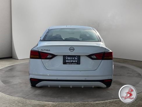 Used 2023 Nissan Altima 2.5 S image 6