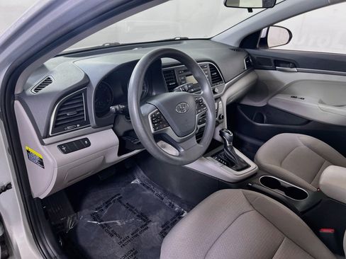 Used 2018 Hyundai Elantra SE w/ Cargo Package FWD image 8