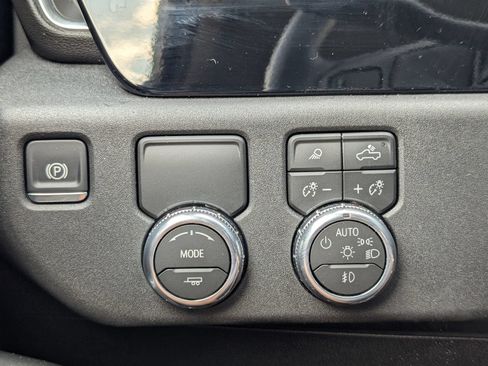 Used 2026 GMC Sierra 1500 SLT RWD image 15