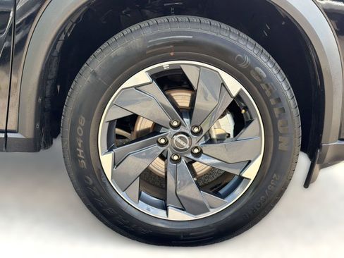 Used 2025 Nissan Rogue SV FWD image 12