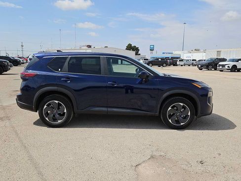 Used 2025 Nissan Rogue SV FWD image 9