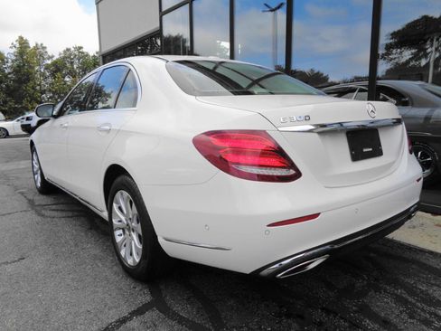 Used 2019 Mercedes-Benz E 300 4MATIC image 11
