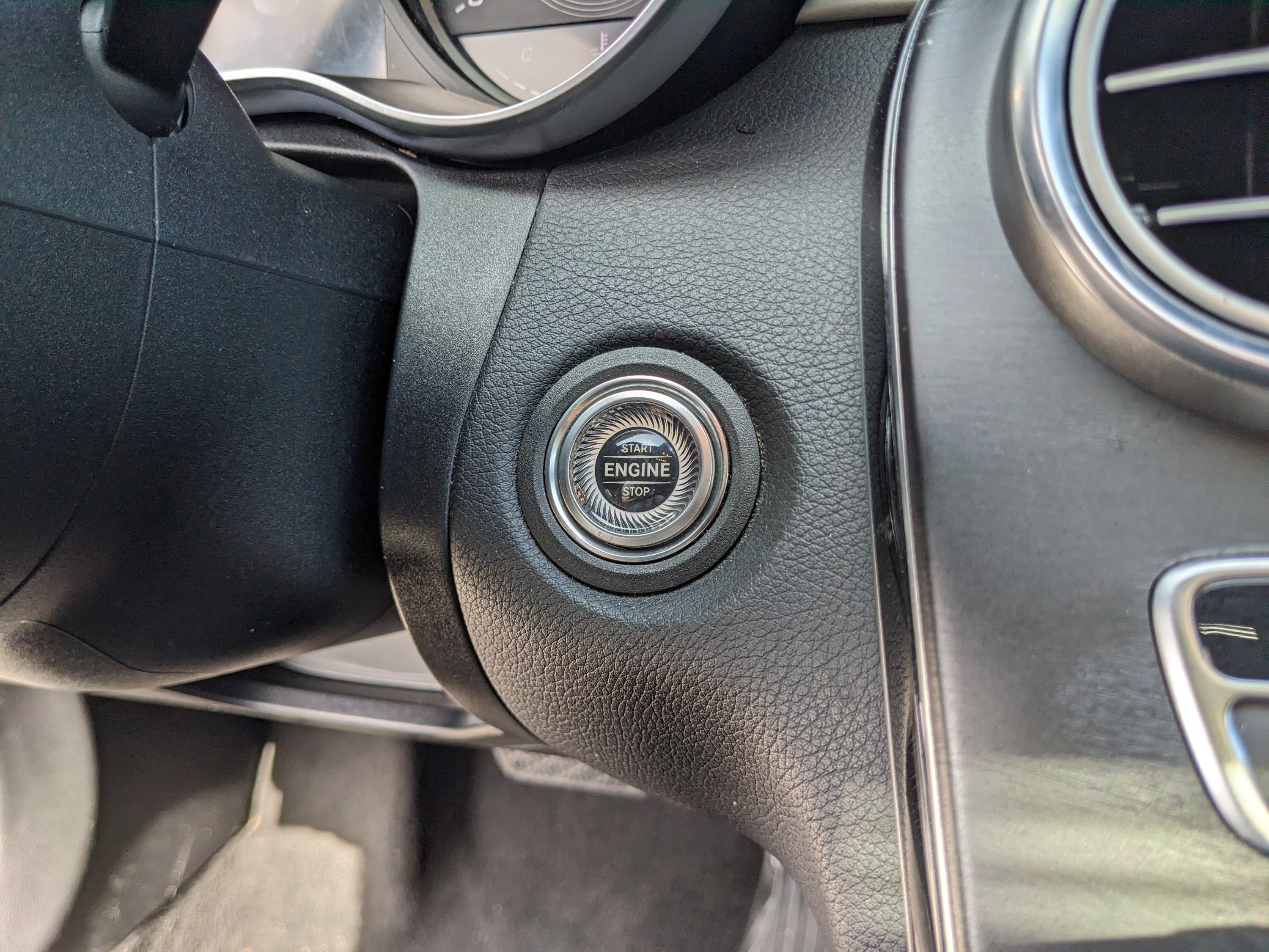 Used 2019 Mercedes-Benz C 300 Sedan image 27