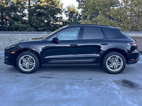 Used 2023 Porsche Macan image 2
